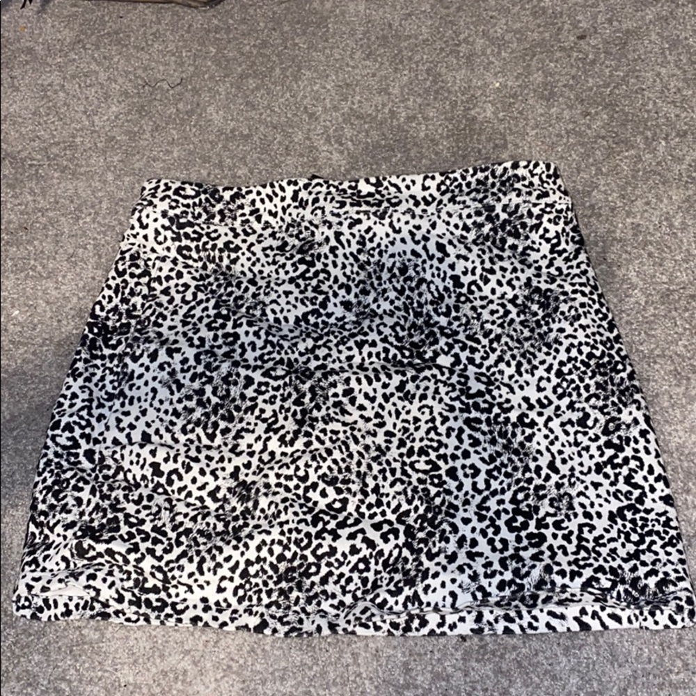 FOREVER 21 CHEETAH PRINT SKIRT